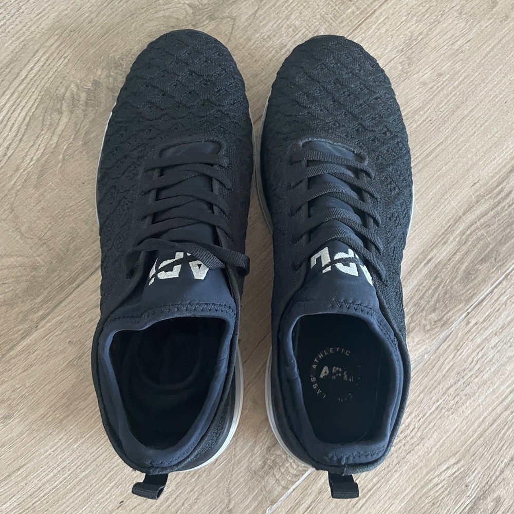 Black Women's Knit Sneakers